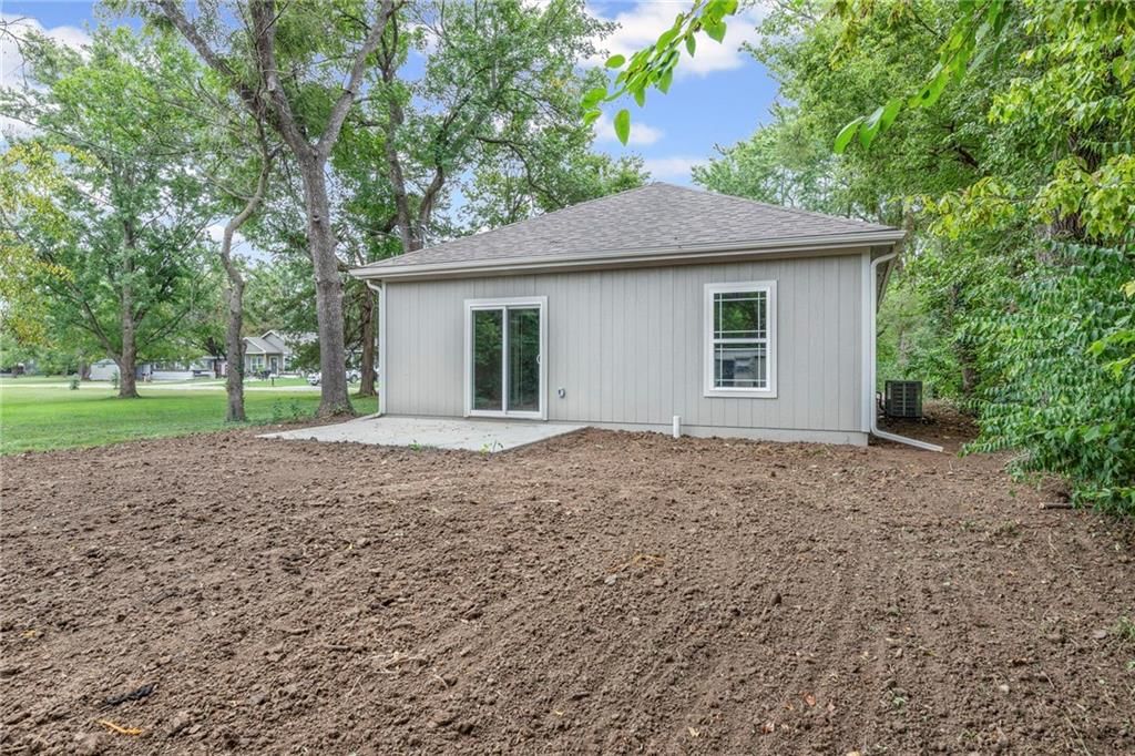 919 E Hamblin Street — photo 32