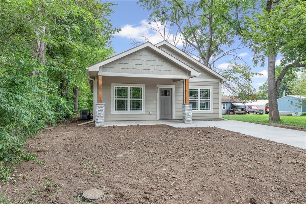 919 E Hamblin Street — photo 33