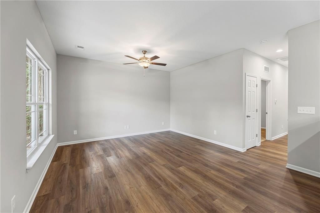 919 E Hamblin Street — photo 5