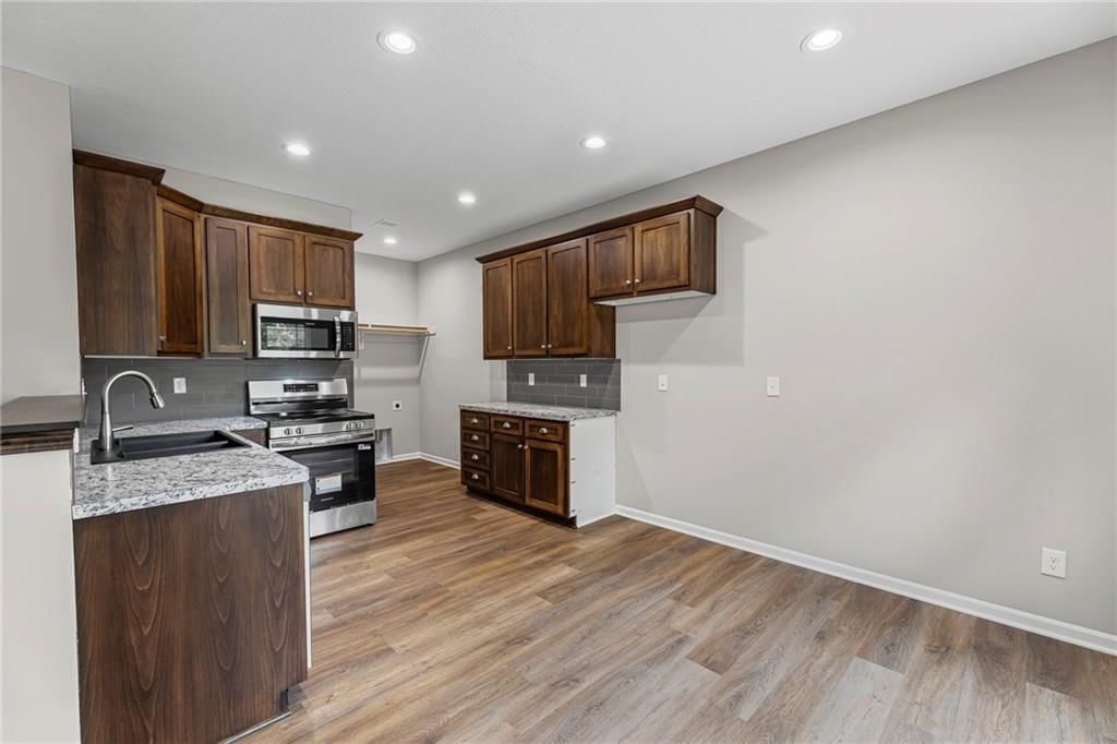 919 E Hamblin Street — photo 7