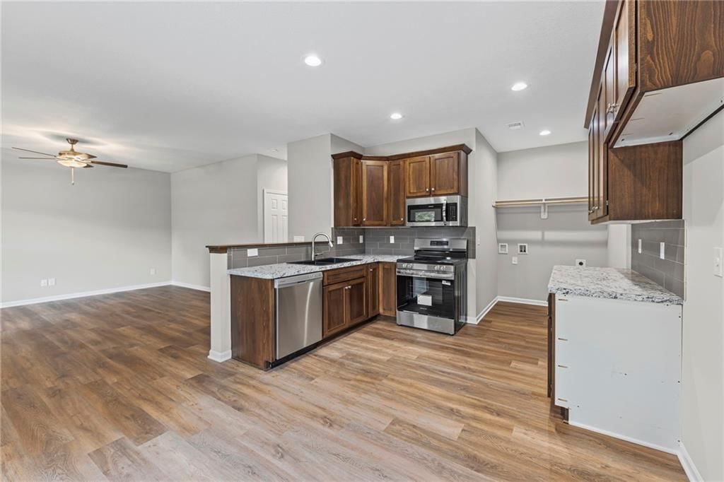 919 E Hamblin Street — photo 8