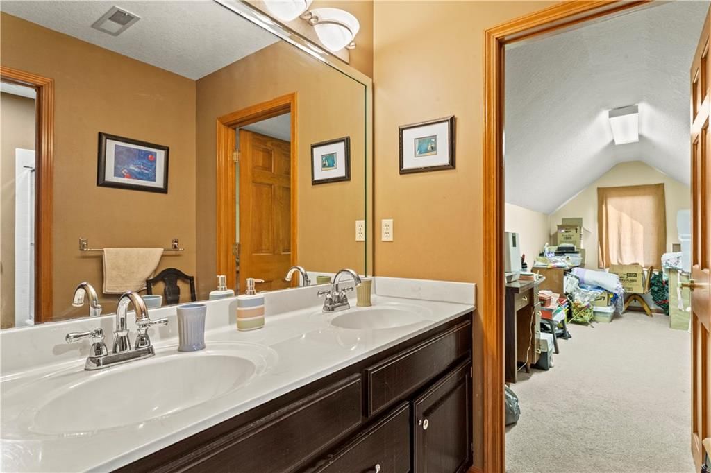 2413 SW Emerald Creek Place — photo 35