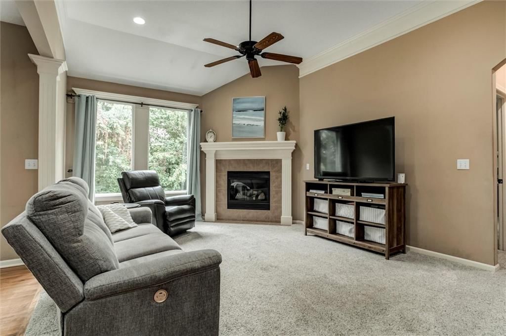 636 N Diane Drive — photo 2