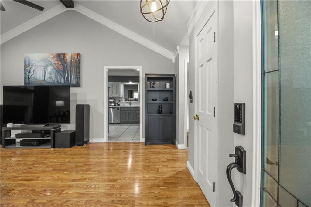 1819 SE 3rd Street — photo 4