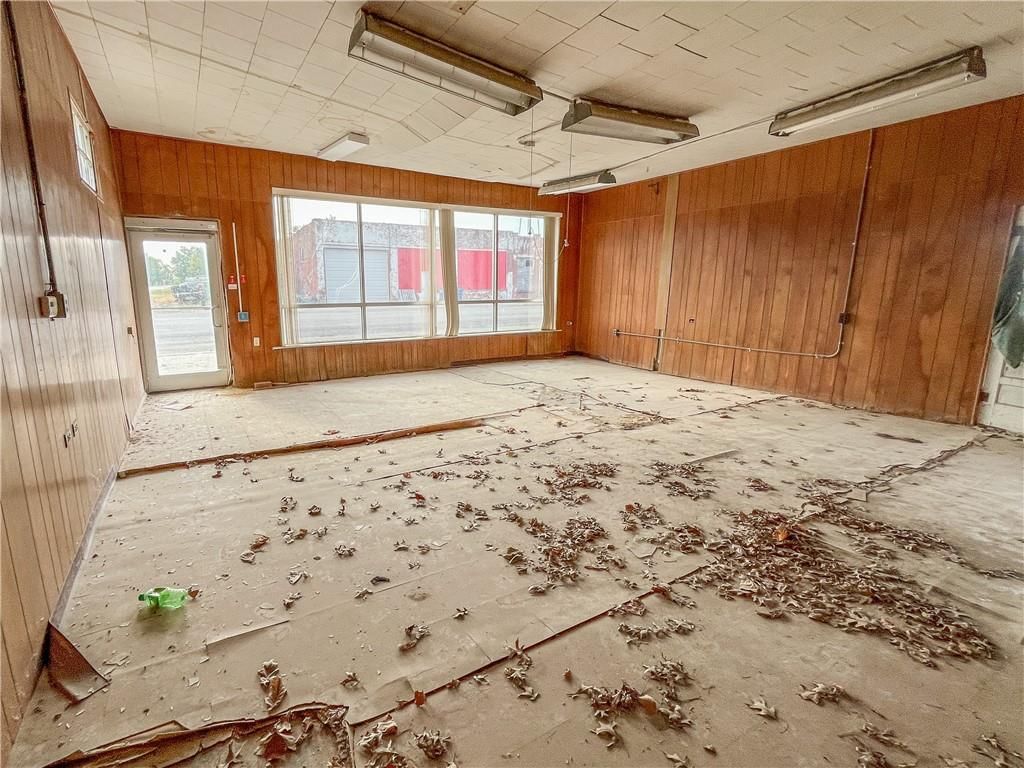 305 Broadway Street — photo 2