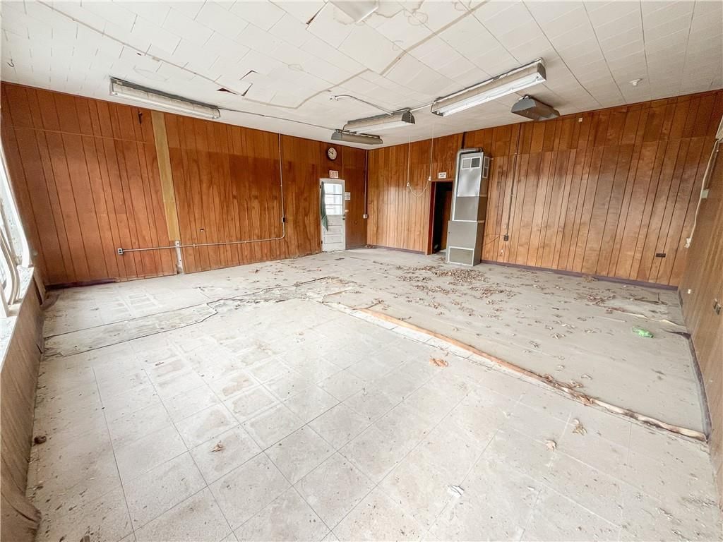 305 Broadway Street — photo 3