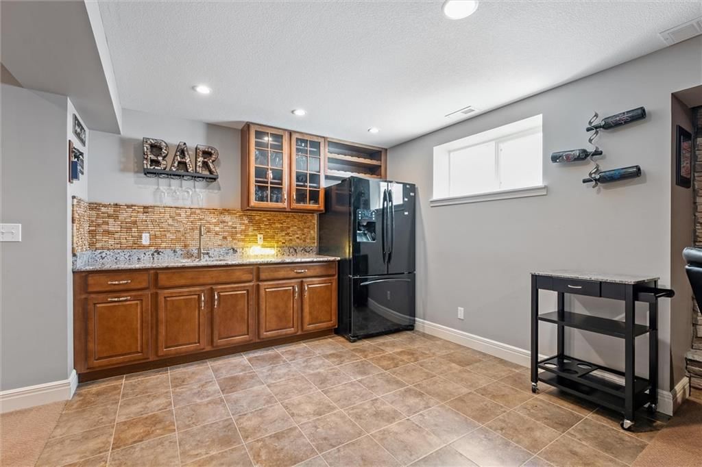 7502 W 145th Terrace — photo 34