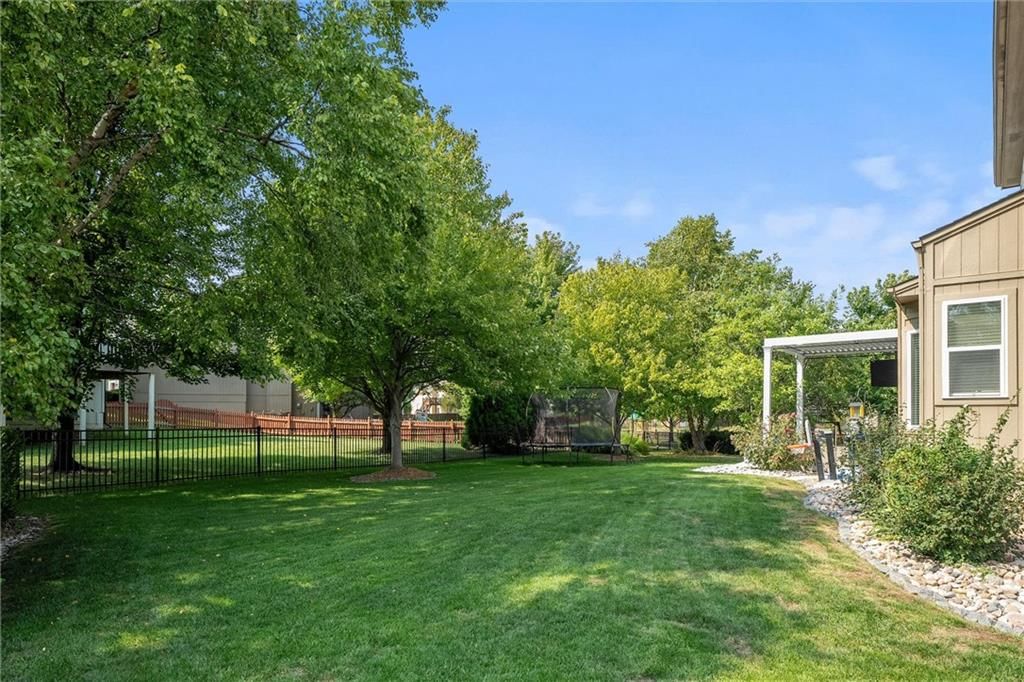 7502 W 145th Terrace — photo 44