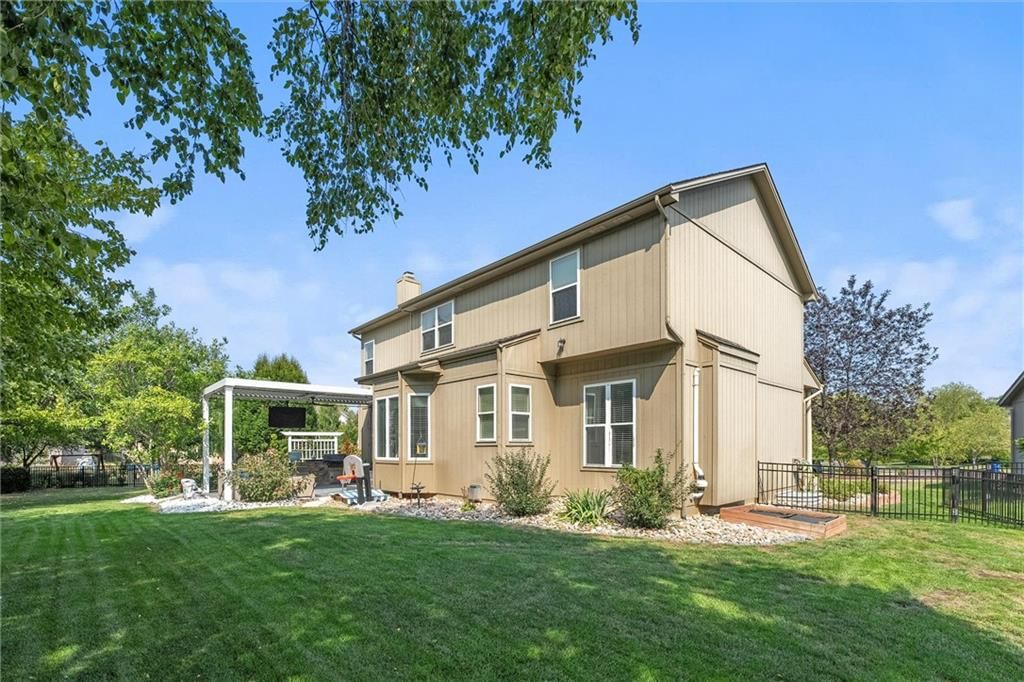 7502 W 145th Terrace — photo 45