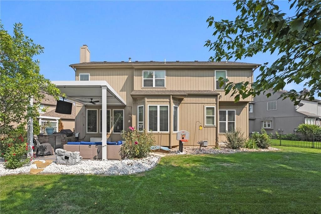 7502 W 145th Terrace — photo 46