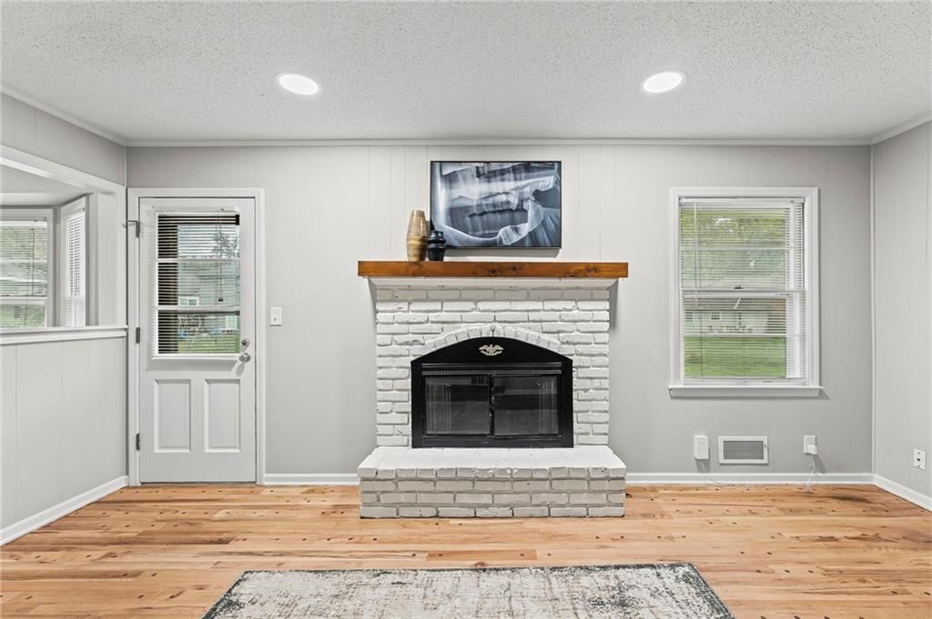 9609 Glenwood Street — photo 10
