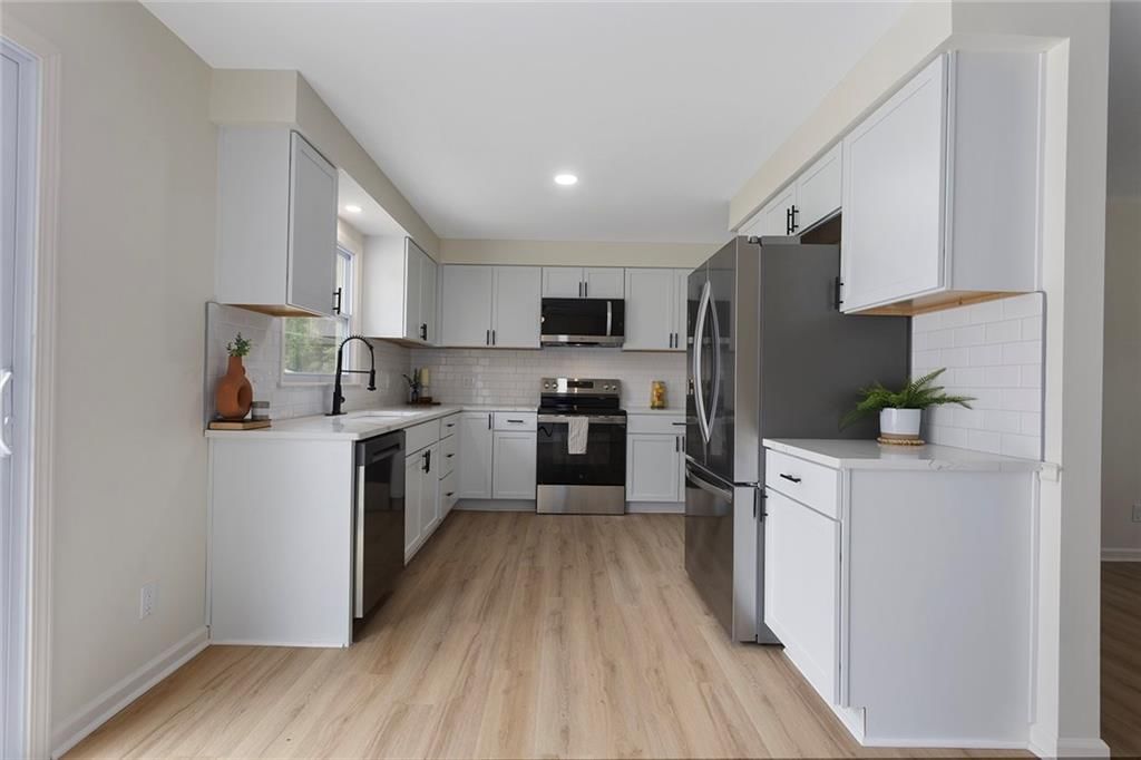 6707 Stearns Street — photo 8