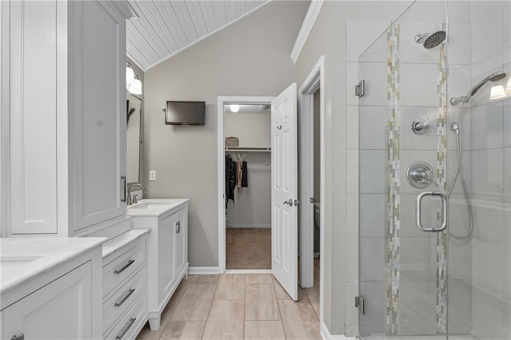 8002 W 131st Terrace — photo 38