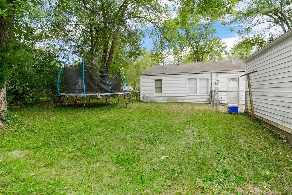 6038 Everett Avenue — photo 19