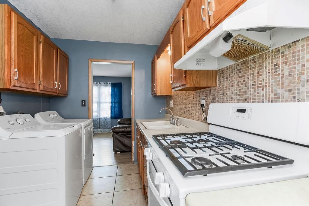 6038 Everett Avenue — photo 9