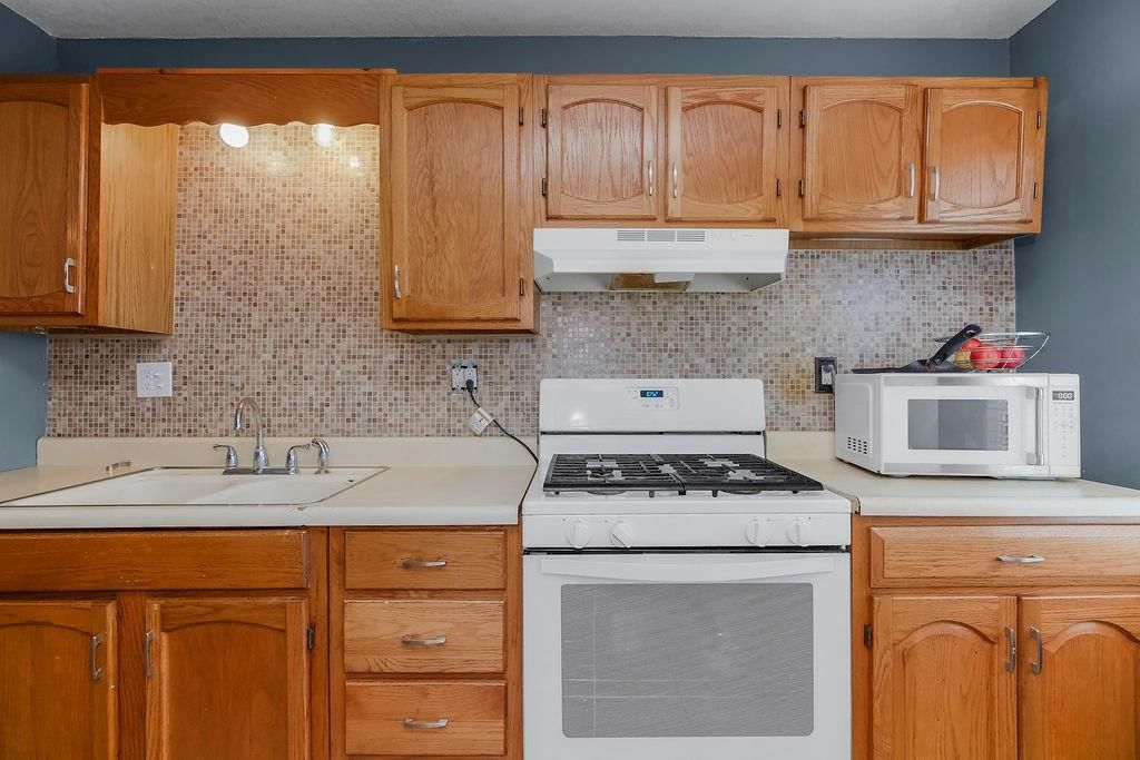 6038 Everett Avenue — photo 10