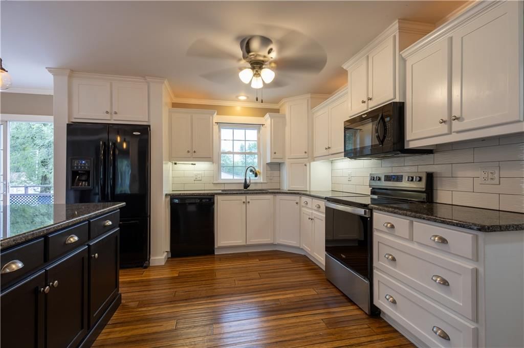 602 W Benton Street — photo 17