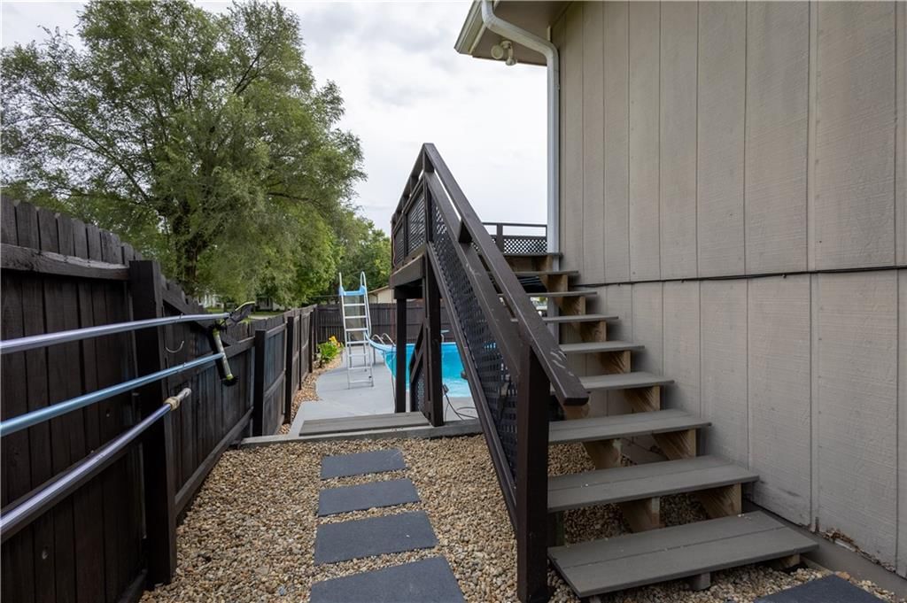 602 W Benton Street — photo 43