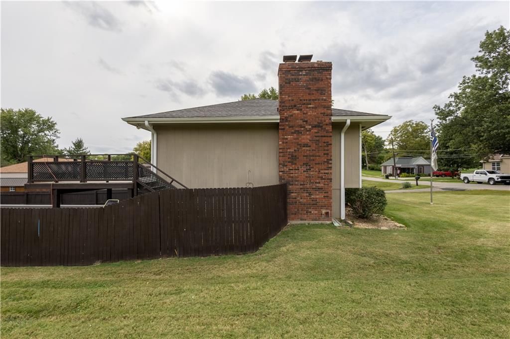 602 W Benton Street — photo 6