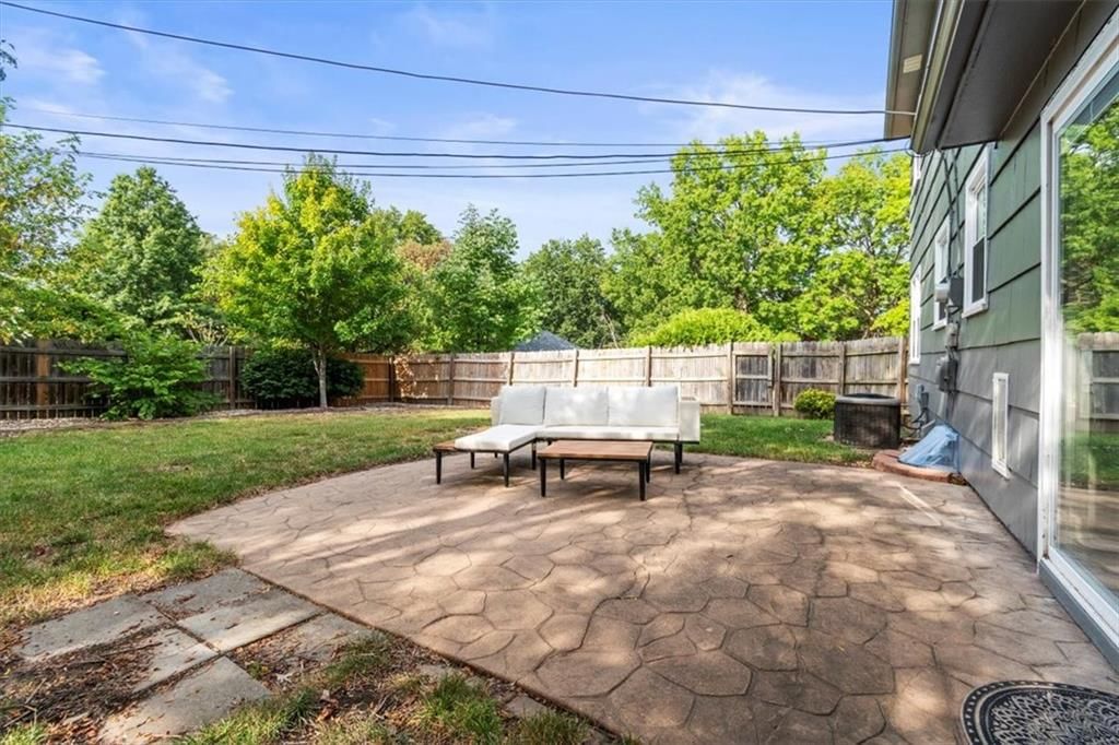 8902 W 97th Terrace — photo 28