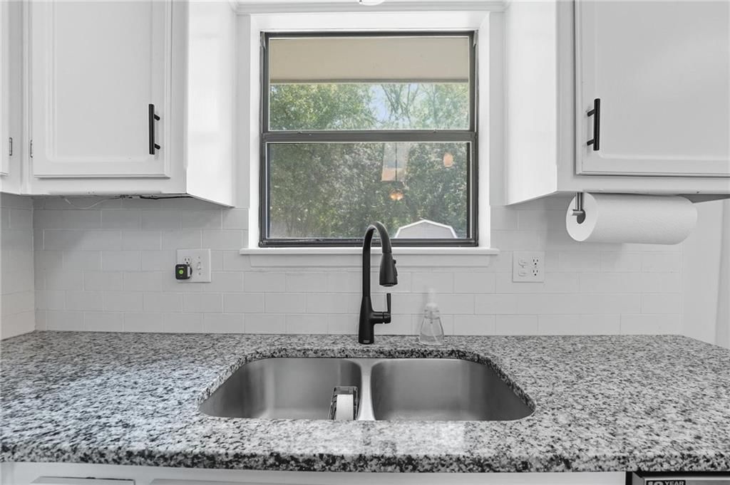 8501 NW 81st Terrace — photo 9