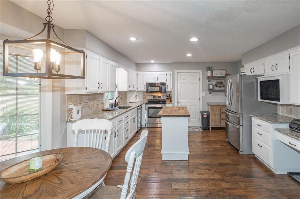 15733 Evans Road — photo 6