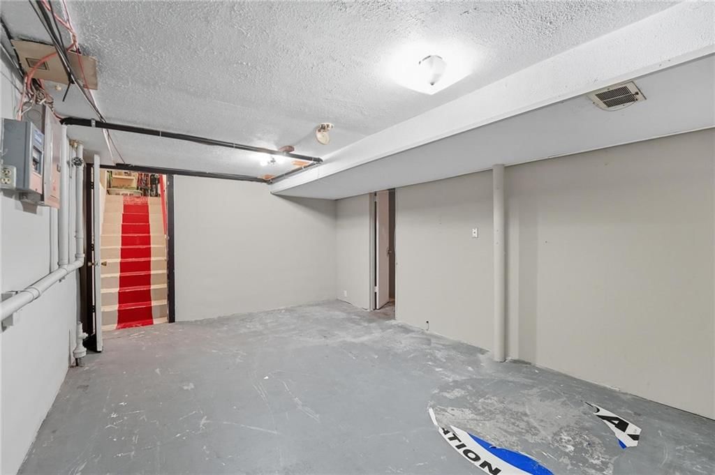 500 W Walnut Street — photo 19