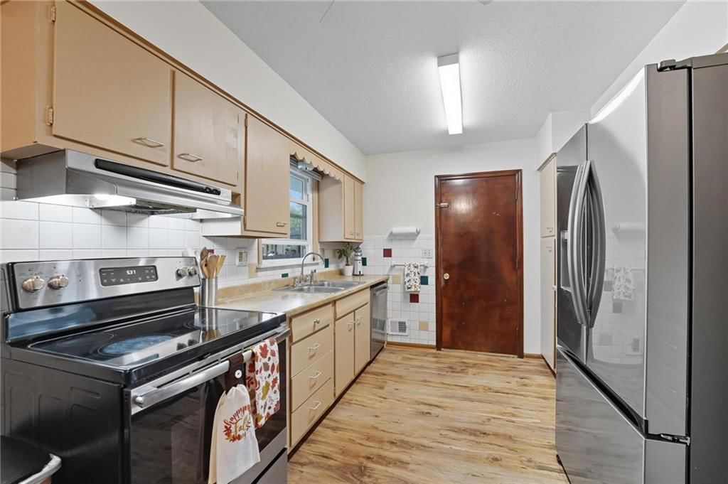 500 W Walnut Street — photo 9