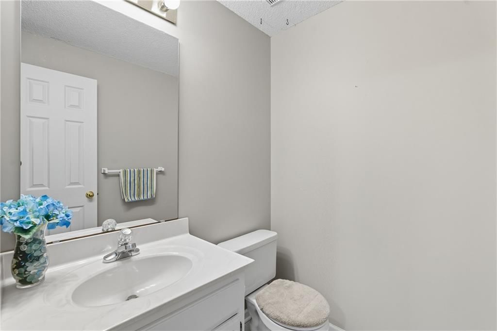 1204 NE BEACON Avenue — photo 11
