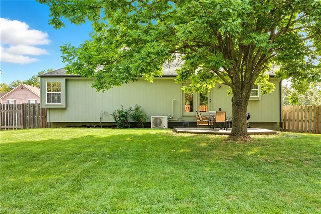 1204 NE BEACON Avenue — photo 20