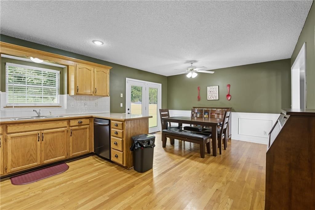 1204 NE BEACON Avenue — photo 8