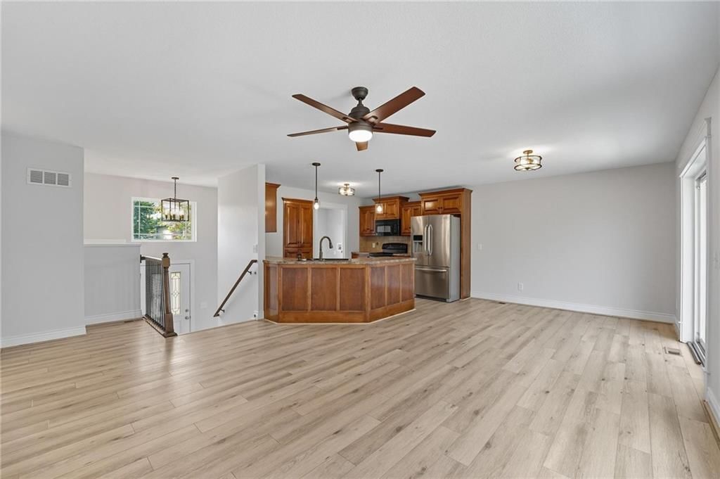 820 Susan Street — photo 6