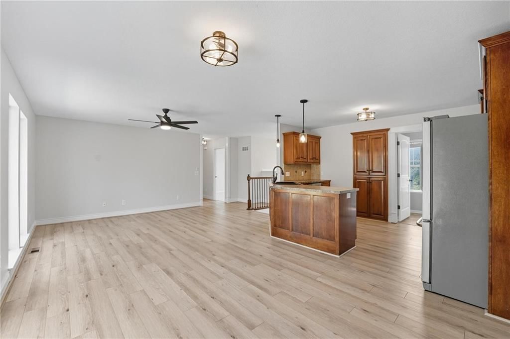 820 Susan Street — photo 8