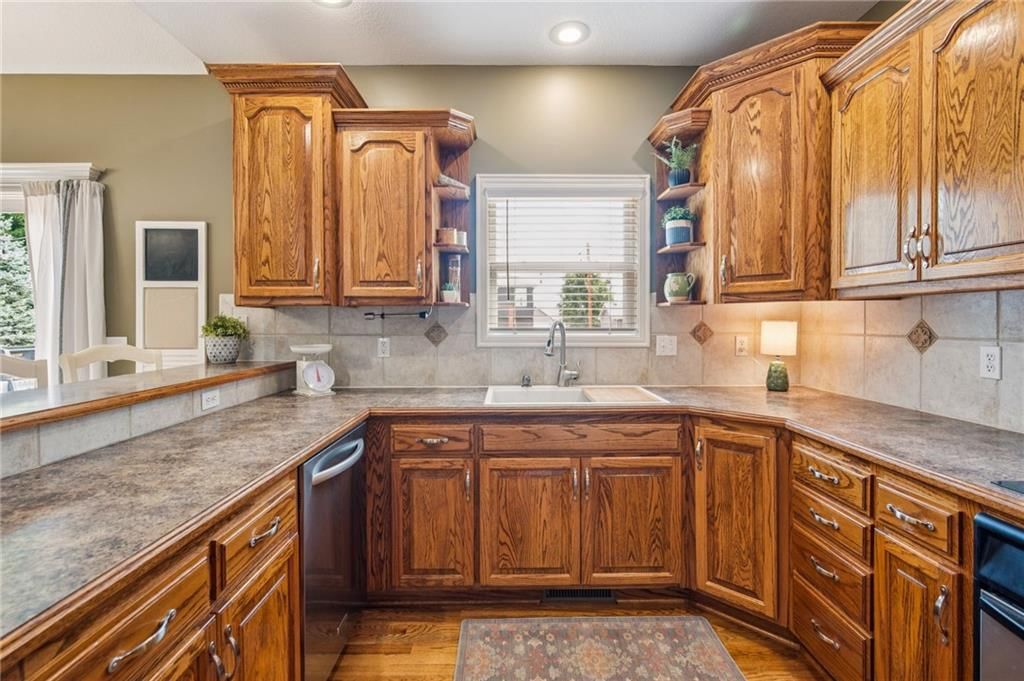 905 Crestridge Drive — photo 9