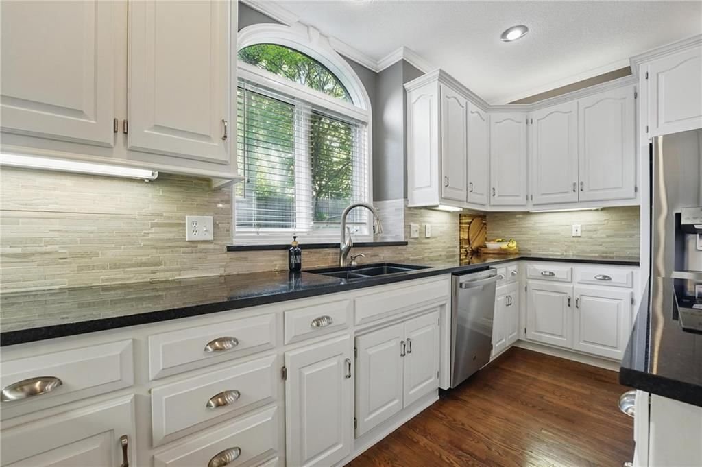 5323 NW 60th Street — photo 24
