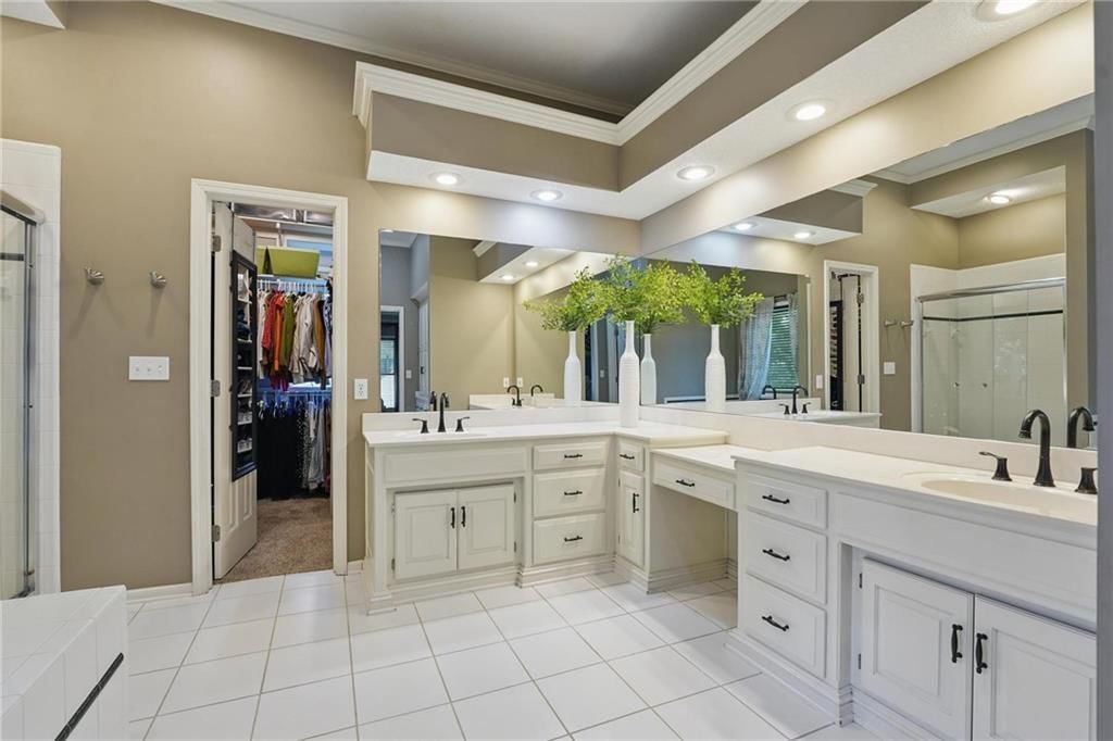 5323 NW 60th Street — photo 29