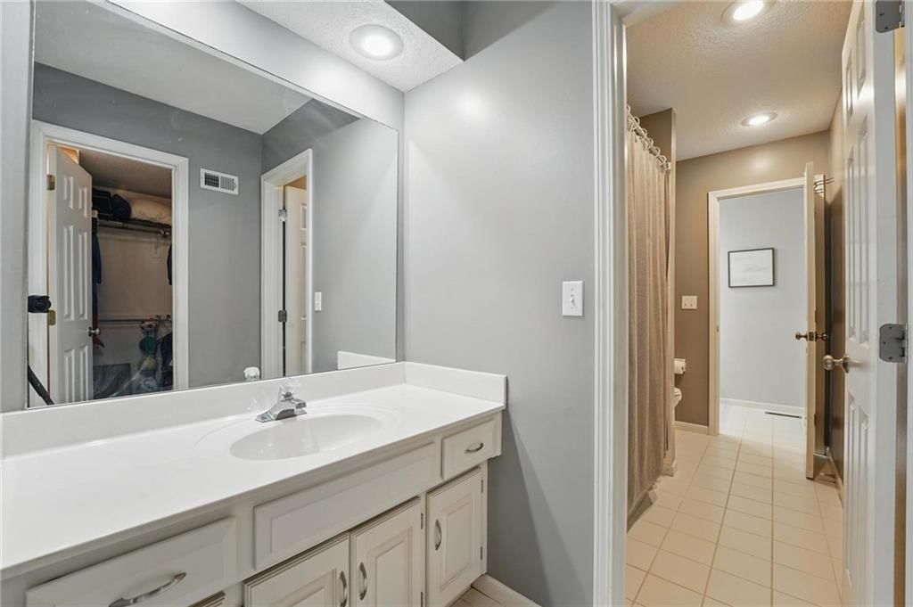 5323 NW 60th Street — photo 36