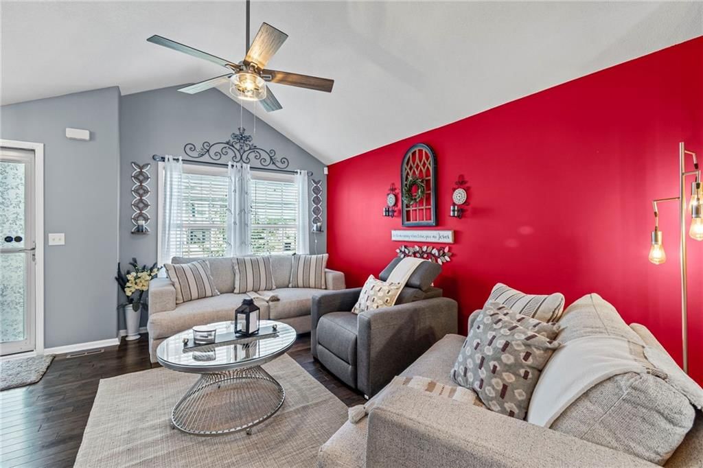 621 SW Tisha Lane — photo 6