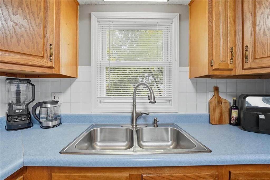 Photo 14 of 40 - 5840 Floyd Street