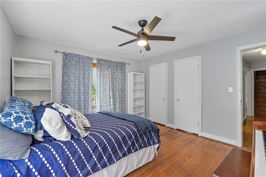 Photo 16 of 40 - 5840 Floyd Street