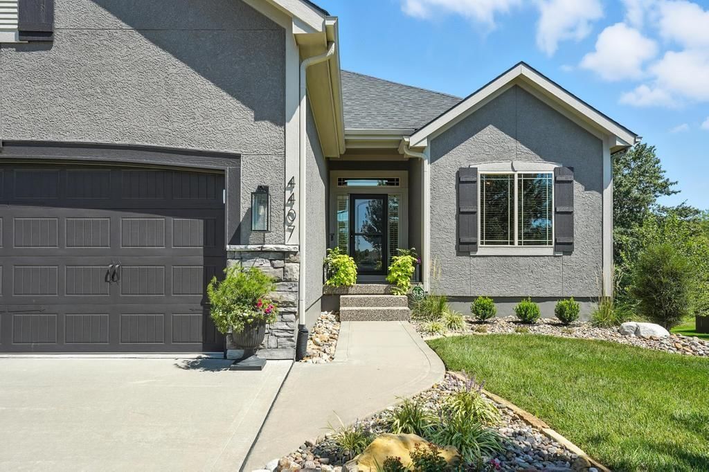 4407 SE Lariat Drive — photo 3