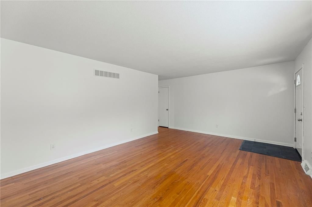 6207 Everett Avenue — photo 4