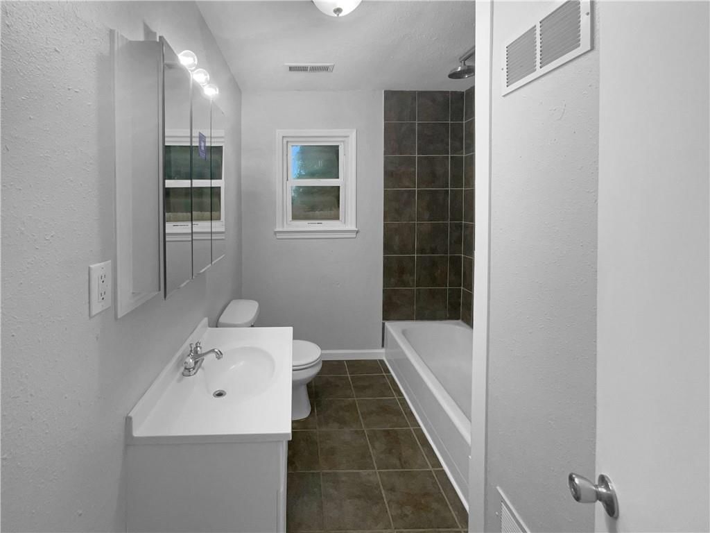 8 Bart Street — photo 7