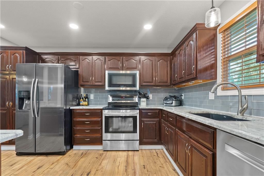 801 Stratford Drive — photo 3