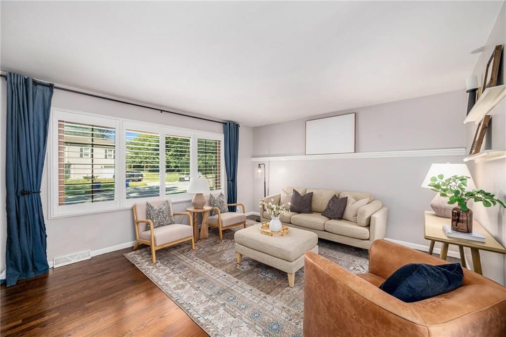 8819 Grandview Street — photo 15