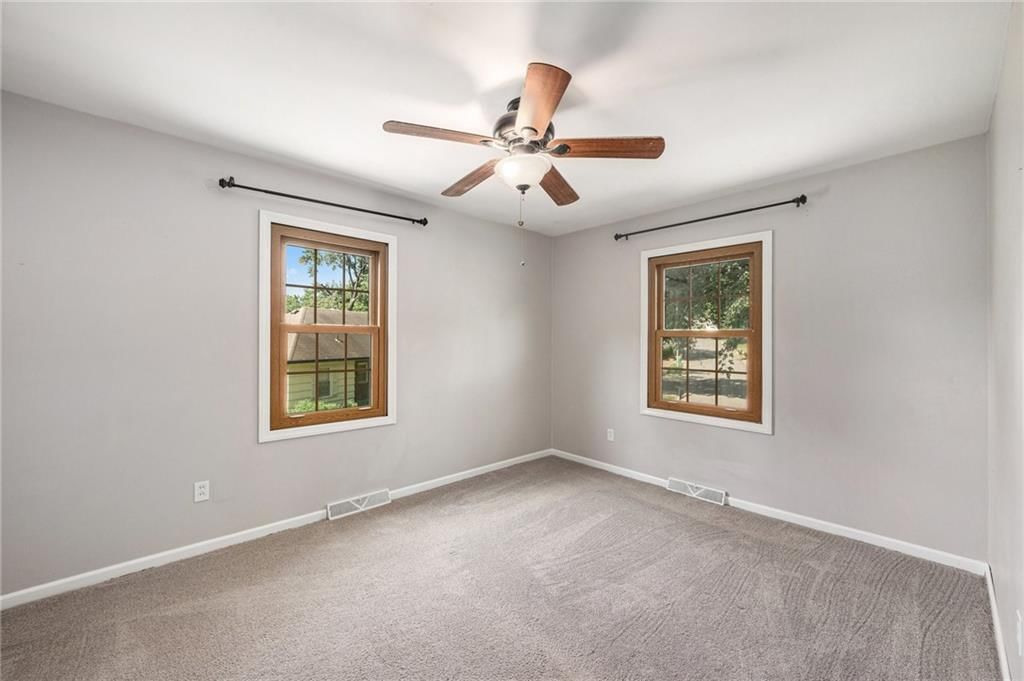 8819 Grandview Street — photo 18