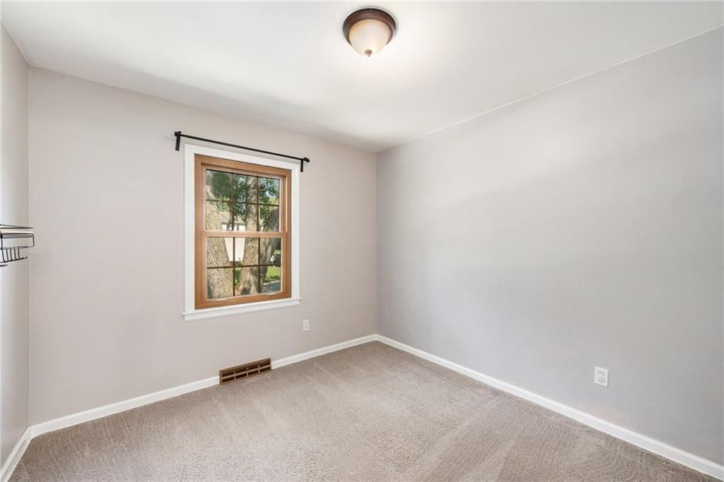 8819 Grandview Street — photo 21