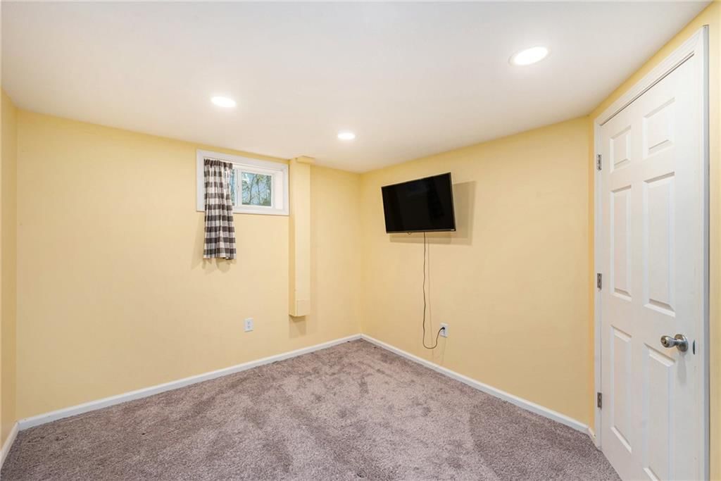 8819 Grandview Street — photo 22