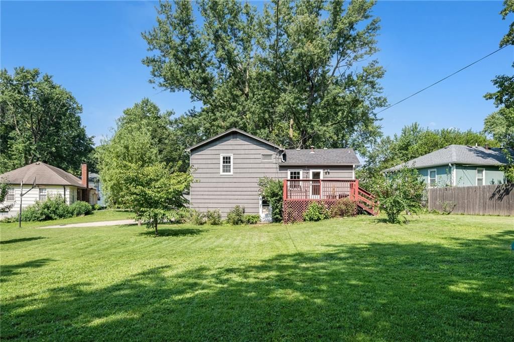 8819 Grandview Street — photo 27
