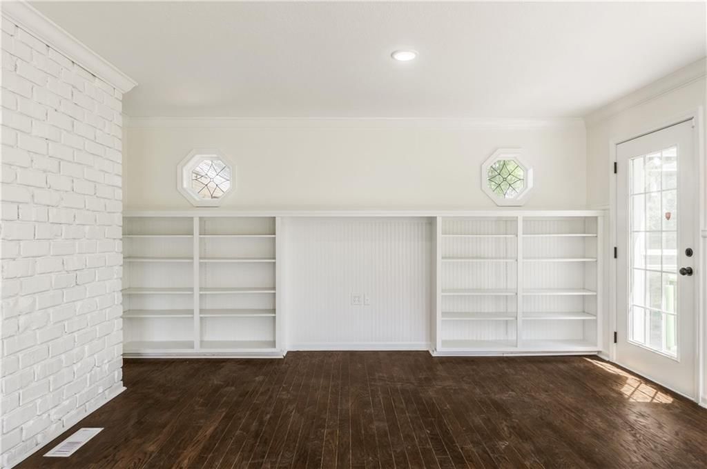 3603 S Hedges Avenue — photo 16